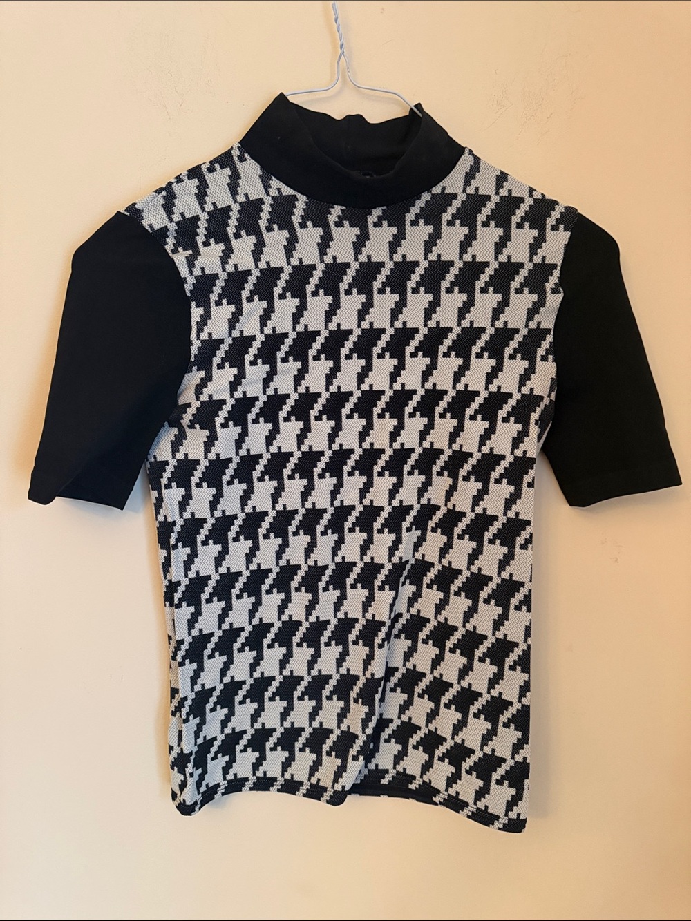 Wolford Black and White Houndstooth Velvet Label Topβ Size Small